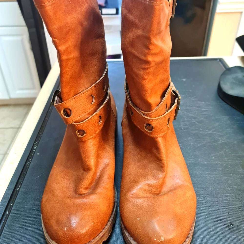 Tan/Brown  Leather boots